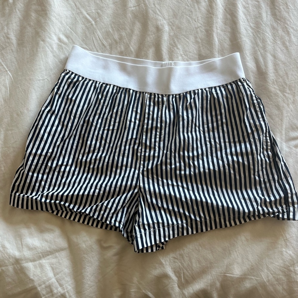 Navy boxer shorts, size medium